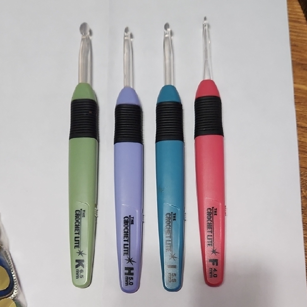Crochet Lite Hook Set - Green, Purple, Blue, Pink